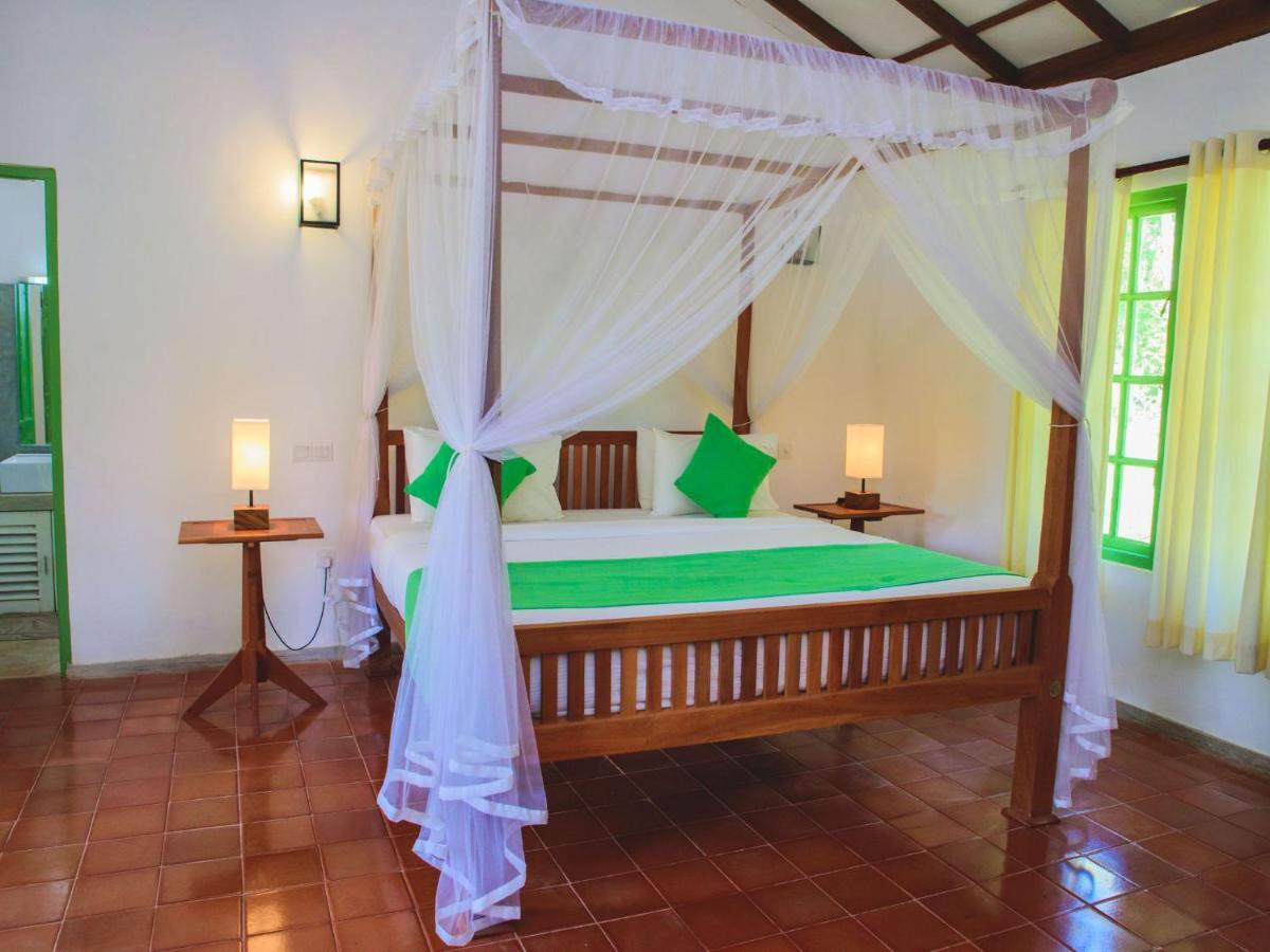 Thalpe Walawwa Heritage Villa Unawatuna Exterior photo