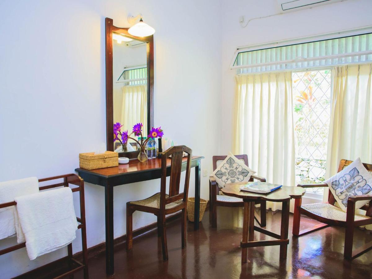 Thalpe Walawwa Heritage Villa Unawatuna Exterior photo