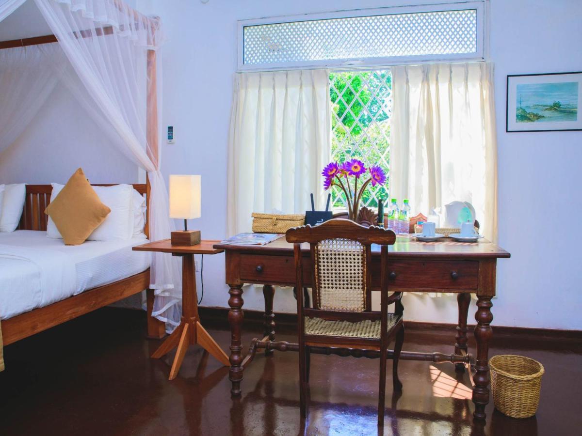 Thalpe Walawwa Heritage Villa Unawatuna Exterior photo